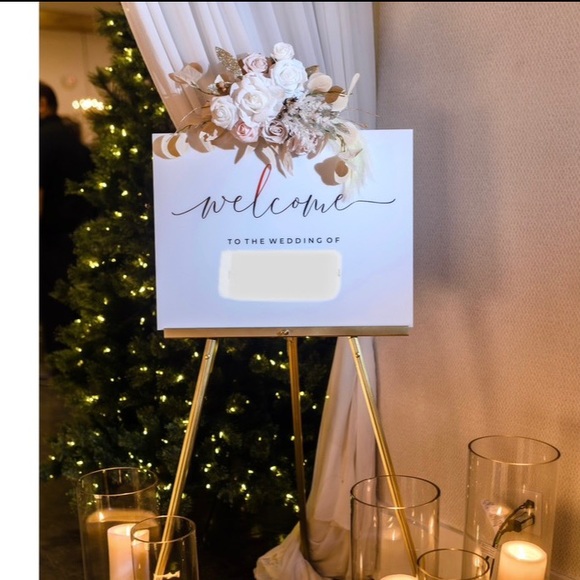 Ling’s Movement Floral arrangement - Picture 3 of 3